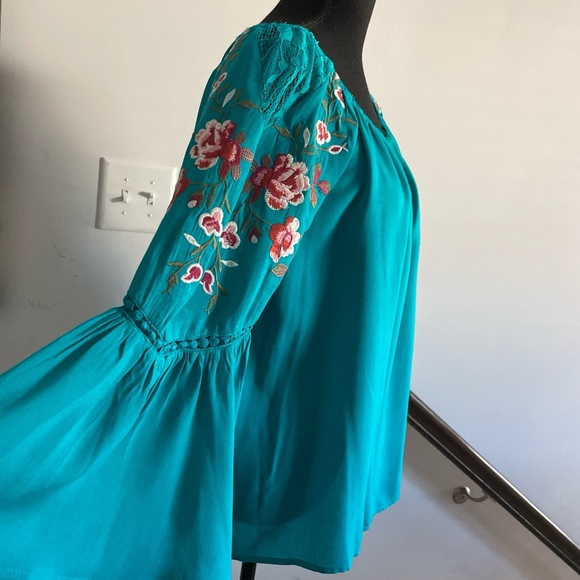 Umgee Colorful BohoStyle Top Size S Peasant Gypsie Style Coquettish Embroidered - Picture 2 of 8